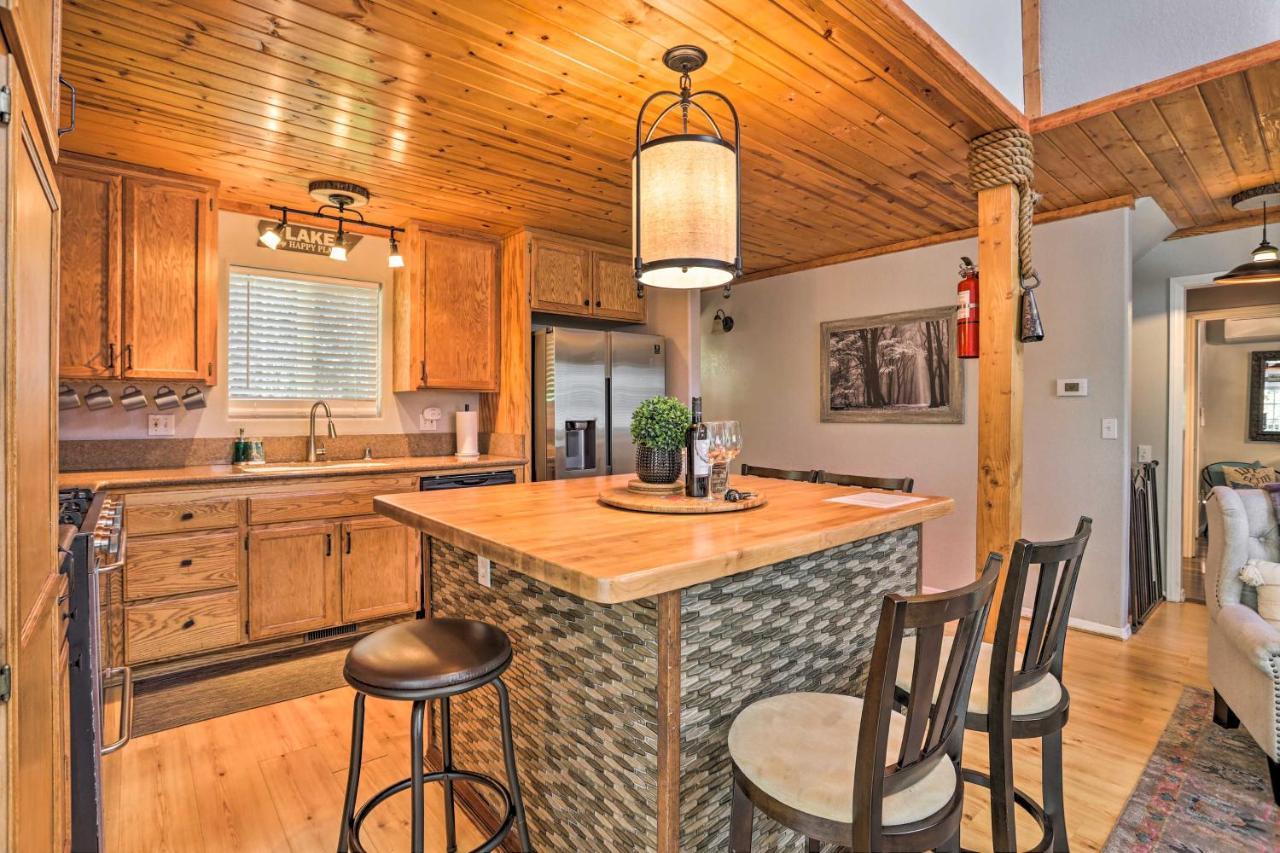Remodeled Crestline Retreat Walk To Lake Gregory! Exterior photo