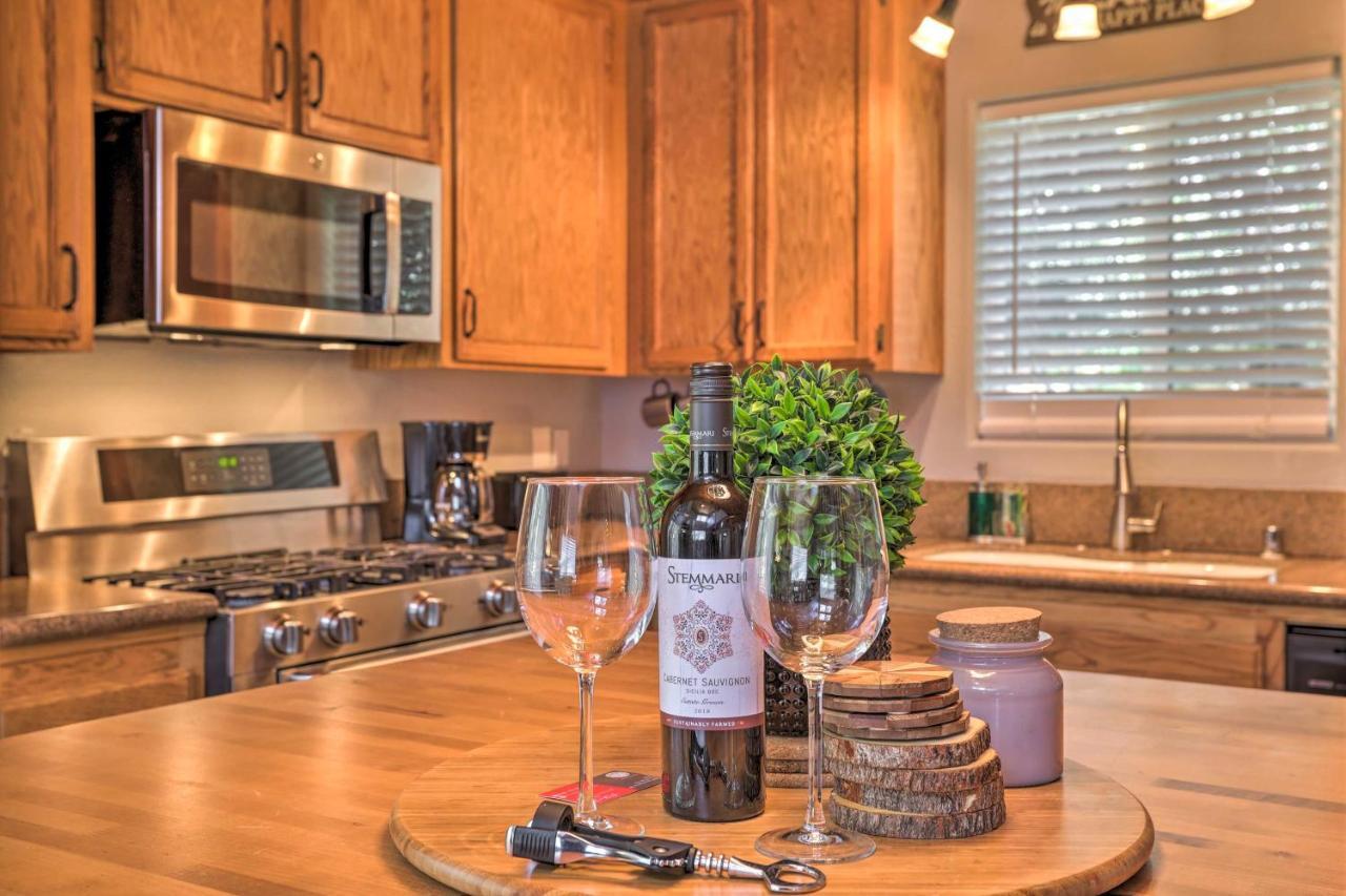 Remodeled Crestline Retreat Walk To Lake Gregory! Exterior photo