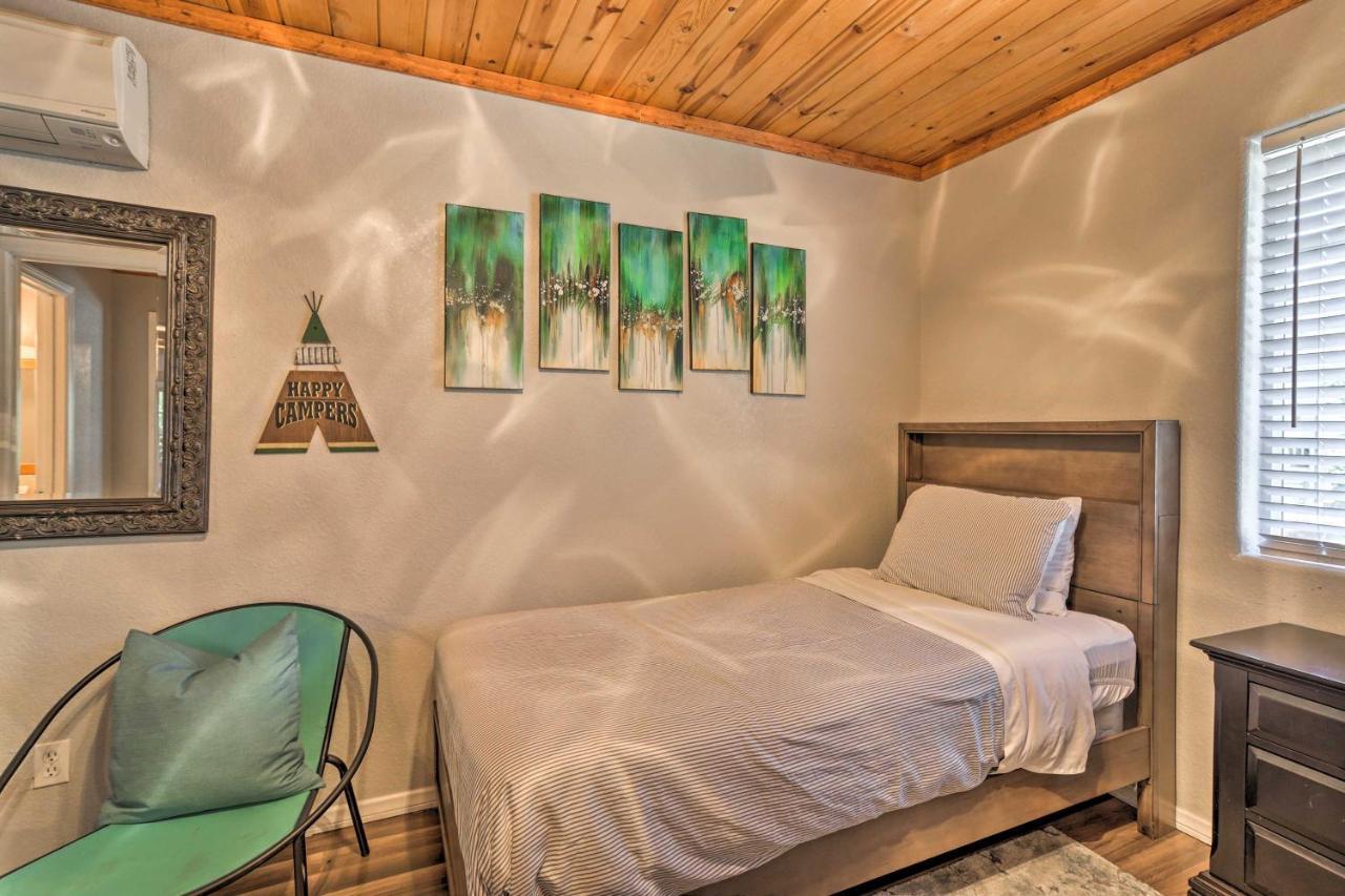 Remodeled Crestline Retreat Walk To Lake Gregory! Exterior photo