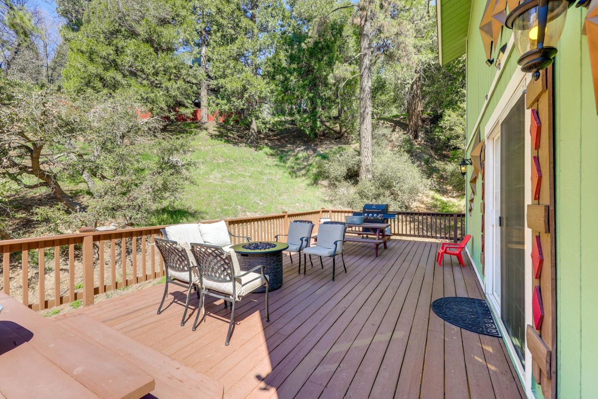 Remodeled Crestline Retreat Walk To Lake Gregory! Exterior photo