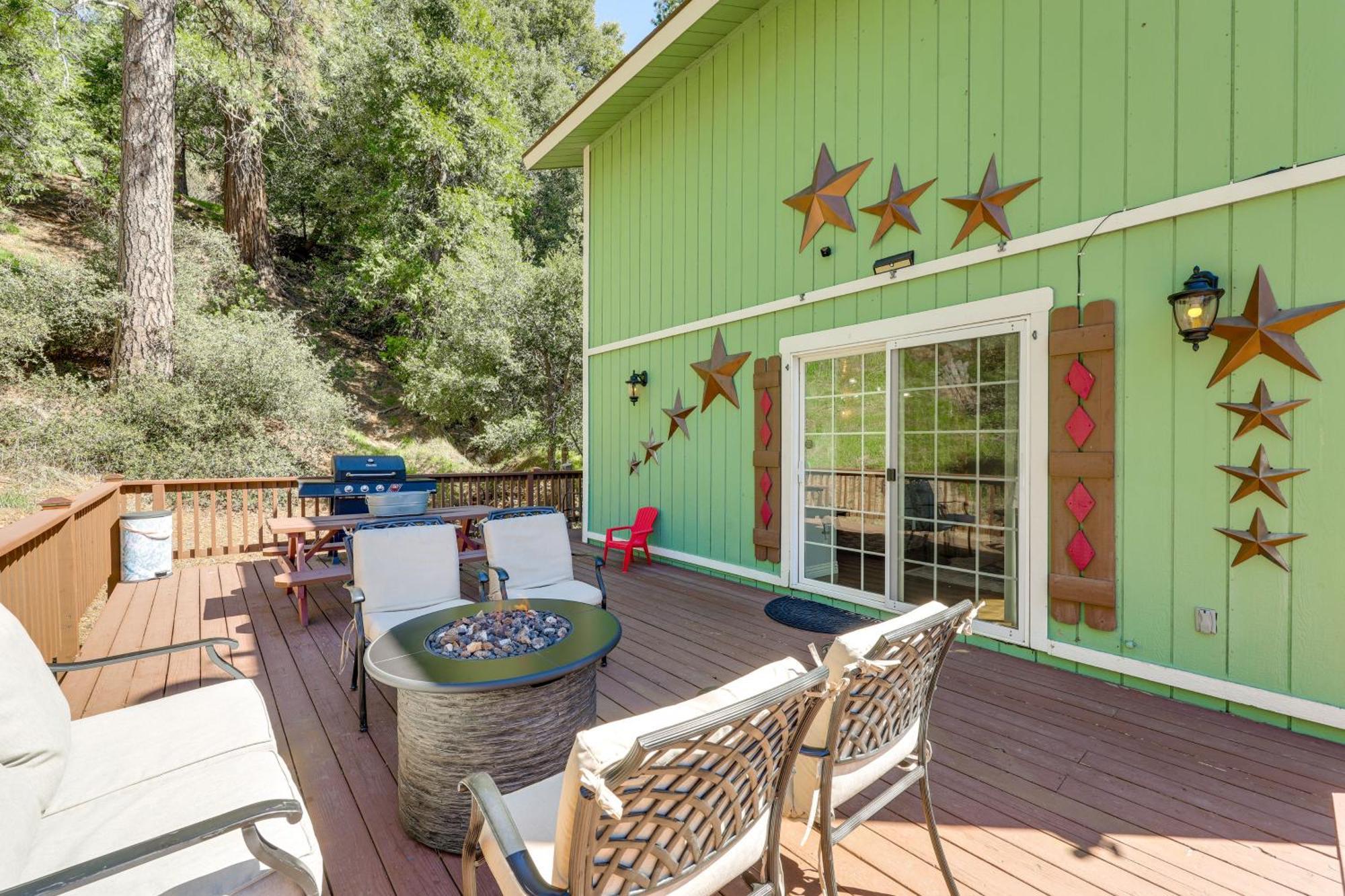 Remodeled Crestline Retreat Walk To Lake Gregory! Exterior photo