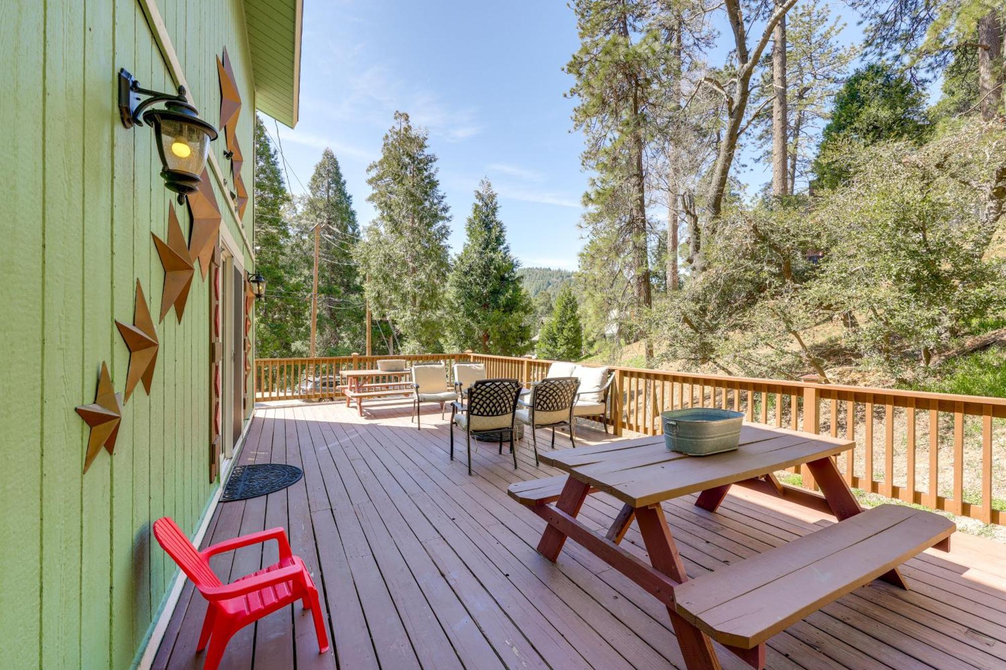 Remodeled Crestline Retreat Walk To Lake Gregory! Exterior photo
