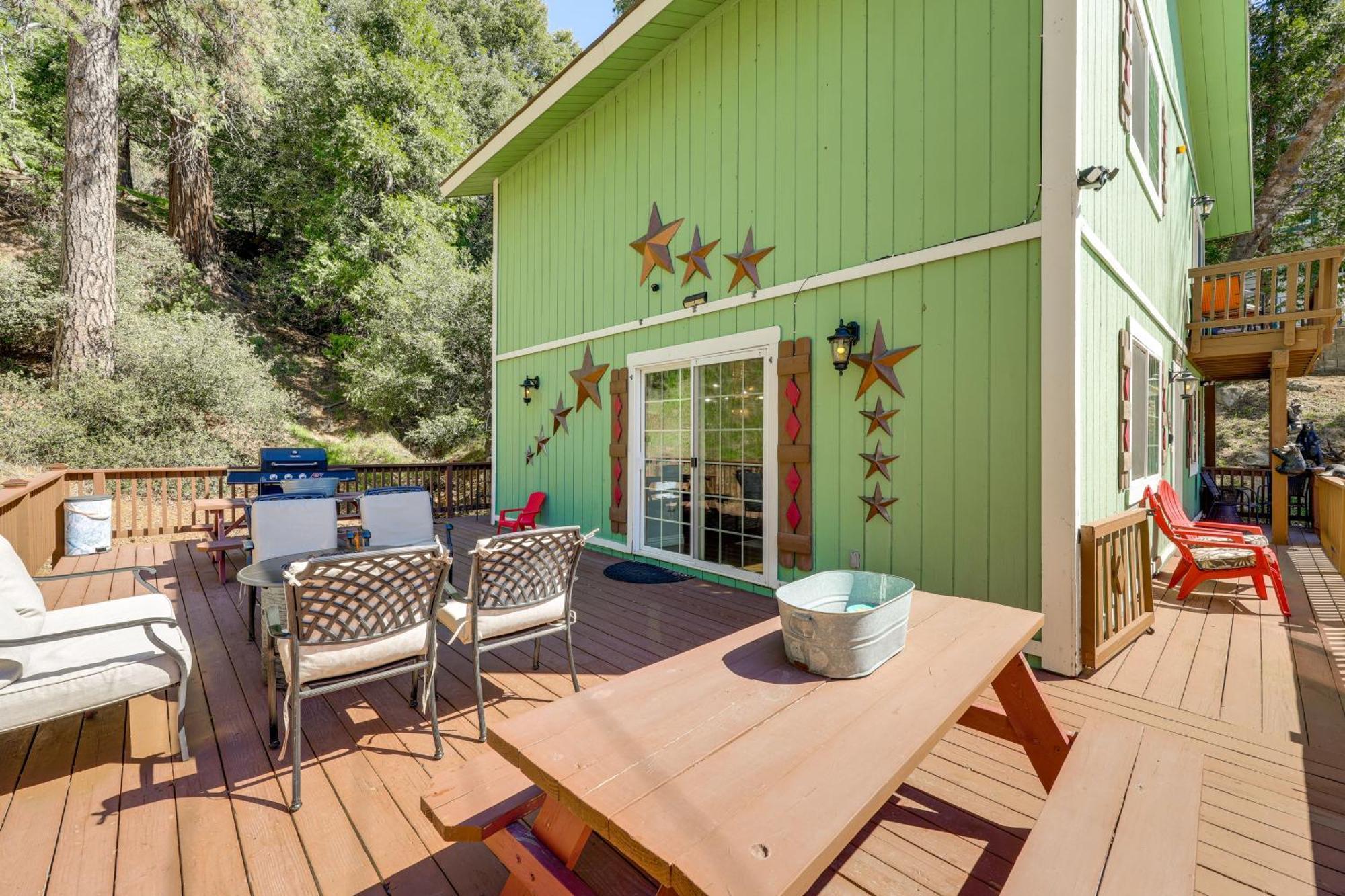 Remodeled Crestline Retreat Walk To Lake Gregory! Exterior photo
