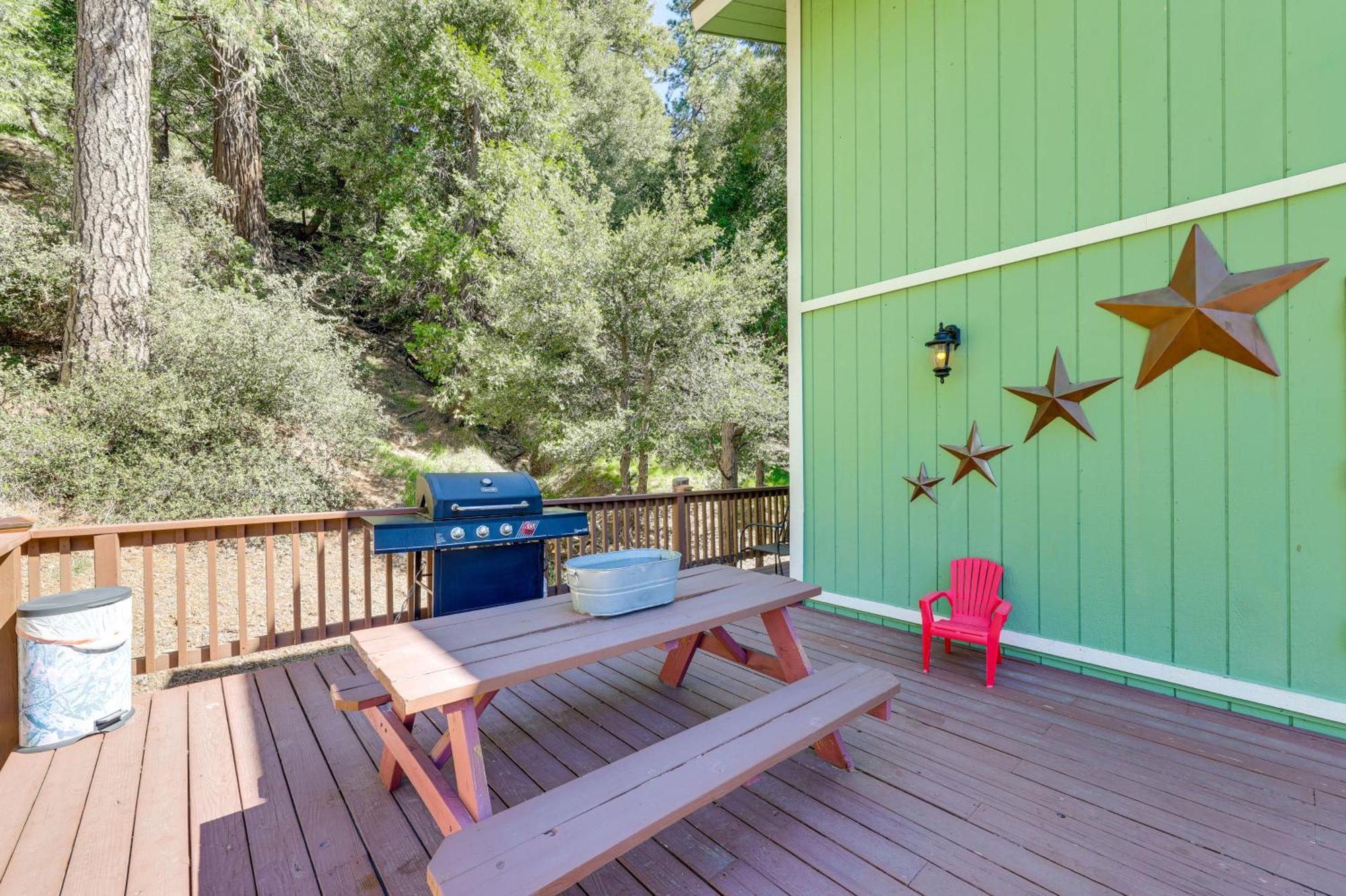 Remodeled Crestline Retreat Walk To Lake Gregory! Exterior photo