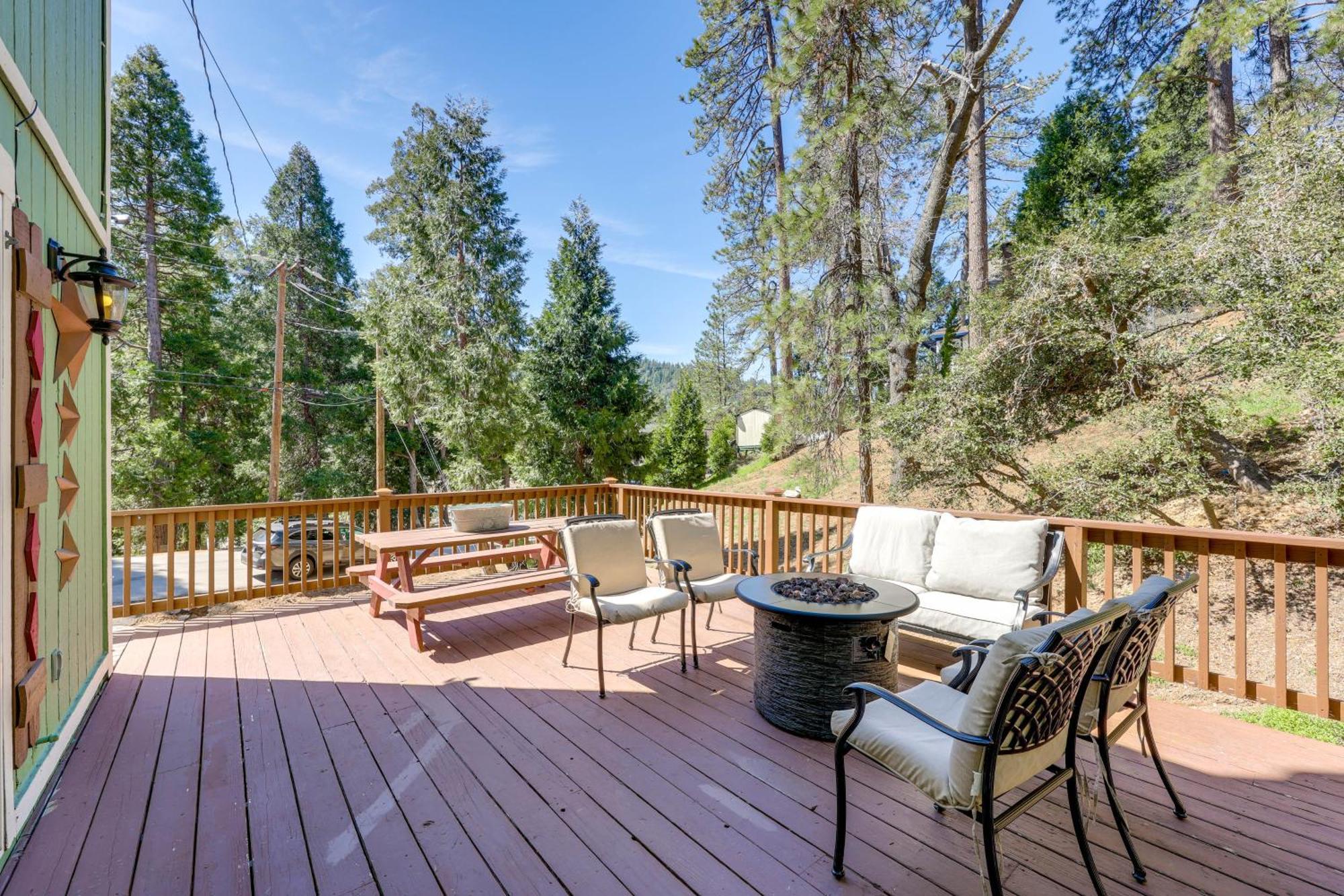 Remodeled Crestline Retreat Walk To Lake Gregory! Exterior photo